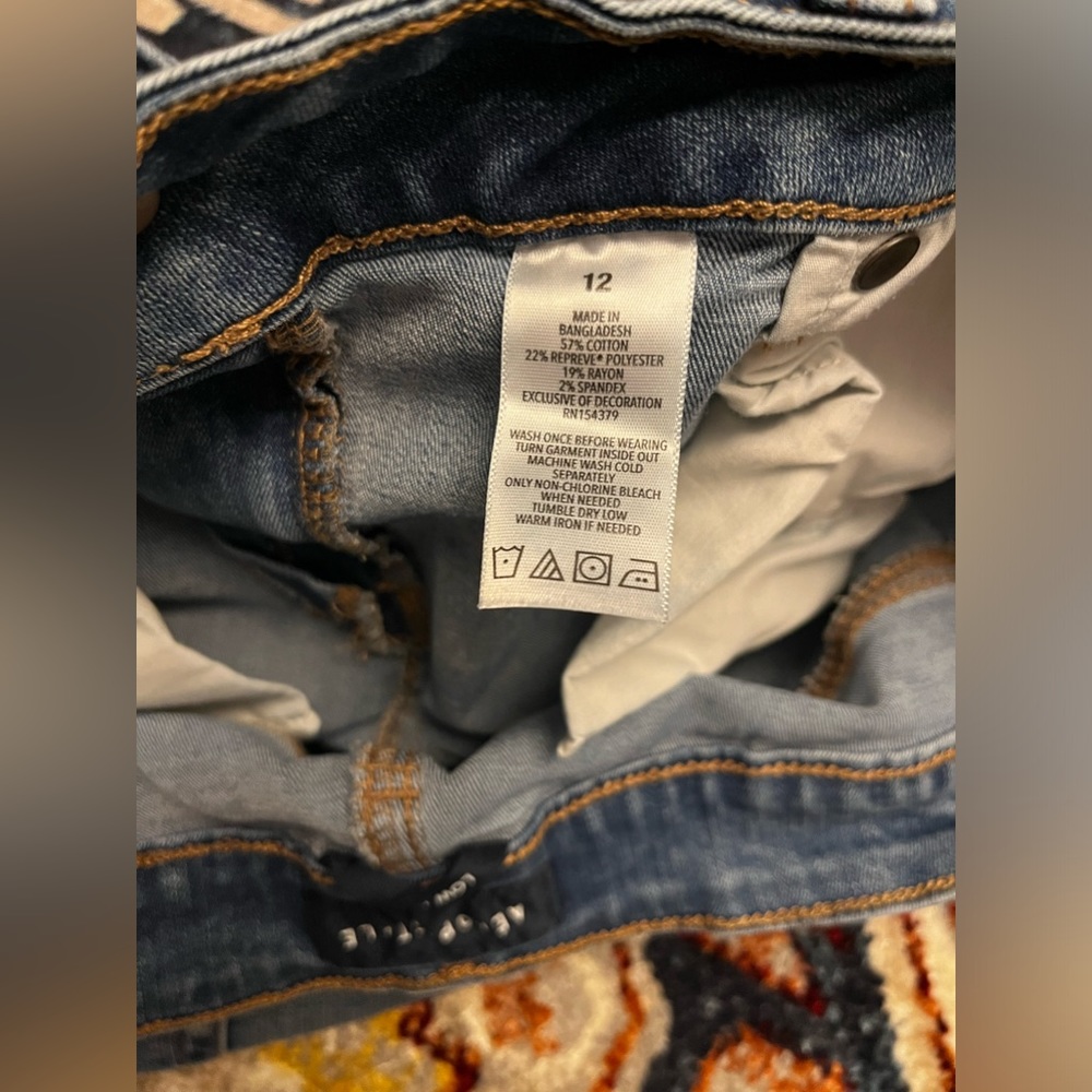 Aeropostale Seriously Stretchy Low-Rise Denim Midi Shorts - Picture 10 of 13